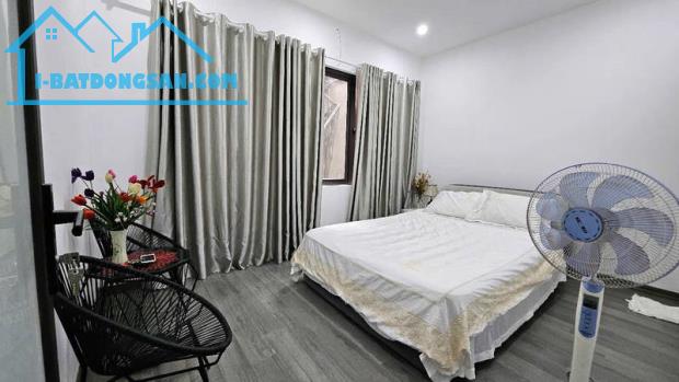 VŨ TRỌNG PHỤNG-TT QUẬN- HAI MẶT NGÕ-THOÁNG TRƯỚC SAU- CÁCH PHỐ 10M -NHÀ MỚI-FULL NỘI THẤT