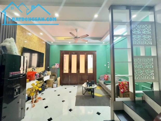 NHÀ ĐẸP-NGÕ RỘNG SẠCH SẼ-5 TẦNG VĂN QUÁN, HÀ ĐÔNG CHỈ 6.95tỷ.