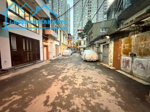 BÁN NHÀ KHƯƠNG TRUNG THANH XUÂN 30M2 NGÕ THÔNG 2 ĐẦU RỘNG 2.5M SỔ ĐỎ ĐẸP 4,95 TỶ