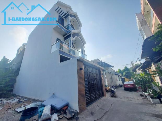 BÁN NHÀ HẺM XE HƠI KHU VINHOMES, 62m2 (4.51m X 13.7m), 3 TẦNG, 4PN, PHƯỚC THIỆN, QUẬN 9