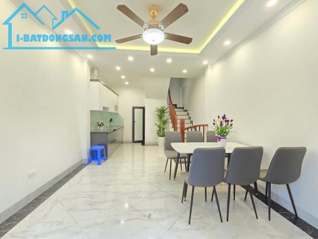 SIÊU HIẾM- BÁN NHÀ ĐẸP NGUYỄN VĂN LINH 52M2 5 TẦNG- Ô TÔ ĐỖ CỔNG- NỘI THẤT ĐẲNG CẤP - 2