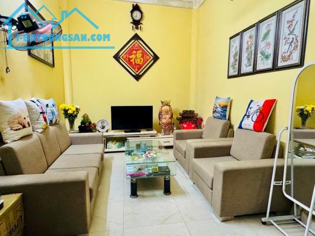 Bán nhà ngõ 40 Võ Thị Sáu, Hai Bà Trưng – Mặt tiền rộng, vị trí trung tâm, ngõ thông