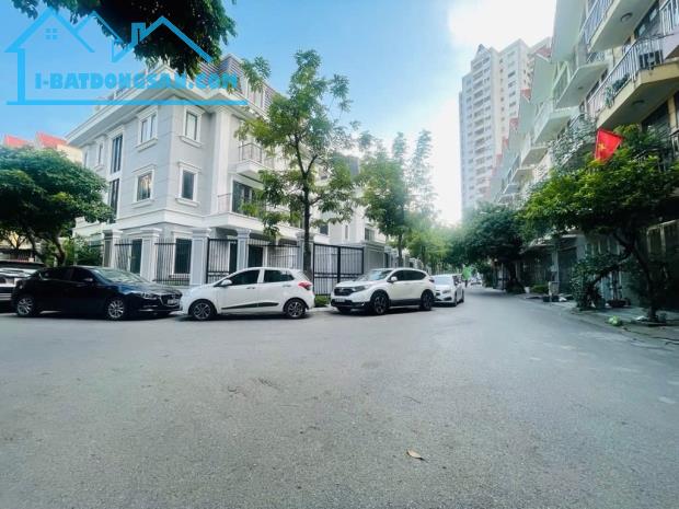 BÁN LK KHU ĐÔ THỊ 65M VỈA HÈ Ô TÔ TRÁNH, GA TÀU ĐIỆN, NHỈNH 15 TỶ