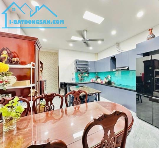 Chủ vừa gửi bán kín, HXH đậu cửa Khuông Việt 3 tầng 4 x18,5m2 giá chỉ 6 tỷ - 2