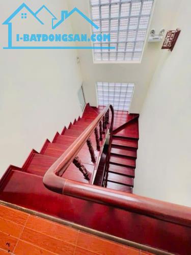 🏡 NHÀ  HOÀNG CẦU - Ô TÔ CÁCH 10M - GẦN BÃI GỬI XE - DÂN XÂY CHẮC CHẮN - 3