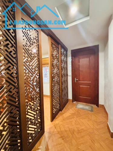 🏡 NHÀ  HOÀNG CẦU - Ô TÔ CÁCH 10M - GẦN BÃI GỬI XE - DÂN XÂY CHẮC CHẮN - 1