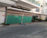 Nhà ô tô đỗ cửa, cạnh Sacombank Lạc Long Quân, 3.99 tỷ