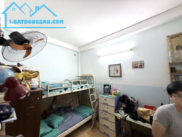 BÁN ĐẤT TẶNG NHÀ - MT SIÊU KHỦNG - GÍA CỰC RẺ - KHAI THÁC LÀM CHDV - NHỈNH 13 TỶ - 1