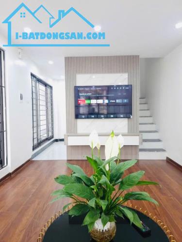 BÁN NHÀ NGỌC THỤY – LONG BIÊN 6 TẦNG THANG MÁY – 40m² - MT 3.8m - Giá: 8,5 tỷ - 2