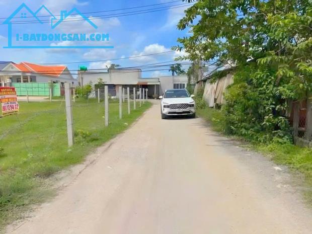 BÁN LÔ ĐẤT ĐƯỜNG NGUYỄN THỊ THỌ, TT ĐỨC HÒA, LONG AN