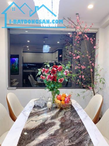 Bán nhà Phố Hoa Lâm, Việt Hưng, Long Biên, DT: 41m2, Dân Xây, giá 8 tỷ 550 triệu. - 2