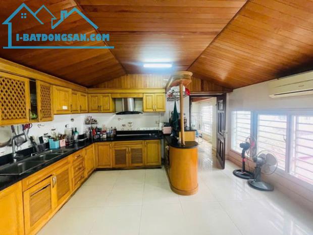Chính chủ tự xây tự bán lô góc 2 MẶT PHỐ, 70m2 7 tầng, thang máy, đang kính doanh 32 tỉ
