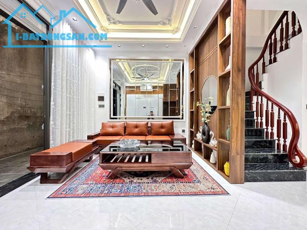 Bán nhà full nội thất phố Yên Hoà, Cầu Giấy, 5 tầng 3 ngủ, chỉ 7.6 tỷ