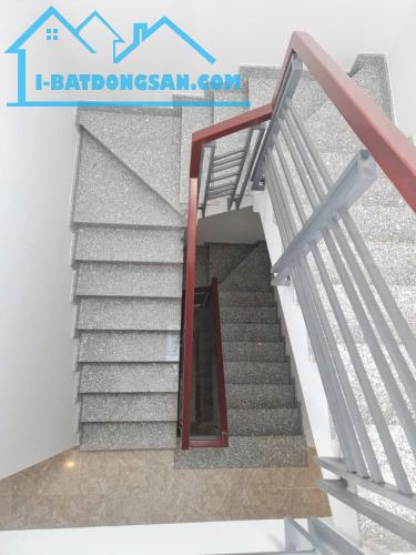 Nhà HXH đường 182 tăng nhơn phú A, DT 52m, 3 tầng - 1