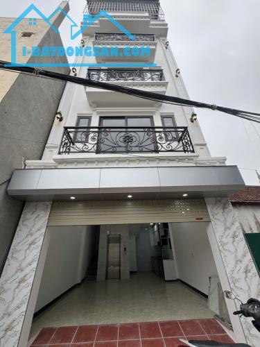 NHÀ ĐẸP LONG BIÊN – THANG MÁY – GARA ÔTÔ – ĐƯỜNG THÔNG – GIÁ TỐT