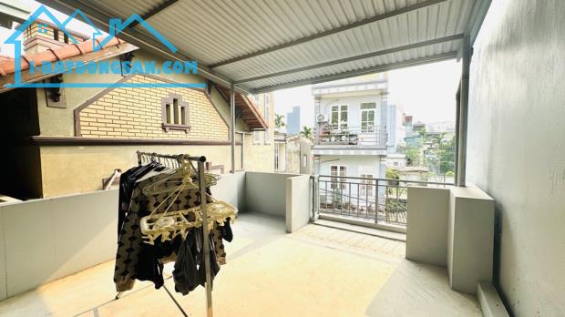 Nhà Thượng Thanh DT 71 m2 , 4 tầng , mặt tiền 4 m .Rao 8,2 tỉ - 5