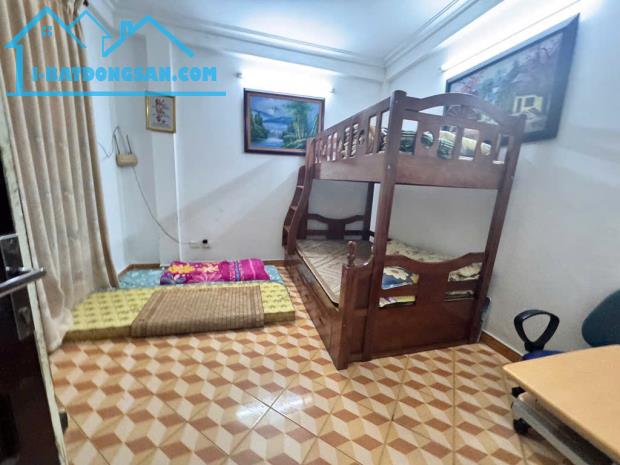 Bán nhà Cầu Giấy 32m2 4 tầng, mặt ngõ thông, pháp lý chuẩn 6,5 tỷ - 1