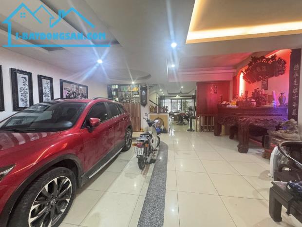 Nhà mặt phố Nguyễn Văn Hưởng, 2 mặt đường ô tô tránh, kinh doanh, 155m, 5T, MT 7m giá 36tỷ