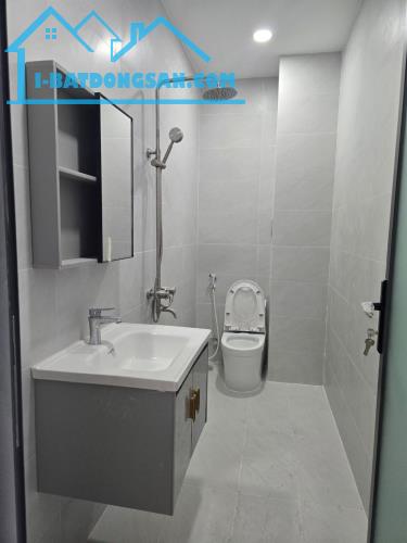 Bán nhà 3 tầng 65m2 HXH, Phước Thiện, Long Bình, Vinhomes Quận 9 giá chỉ 5,x tỷ