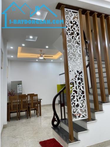 Bán nhà phố Định Công Thượng, Hoàng Mai. 43m2 x 4 Tầng. MT 4.5m. Nhà đẹp. Ở ngay. Hơn 8 Tỷ