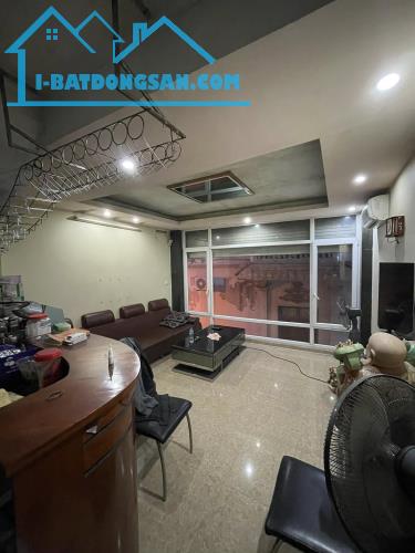 Hoa hậu Nguyễn Sơn - 70m2 - 4 tầng - 5m MT - nở hậu - nhỉnh 10 tỷ - 2