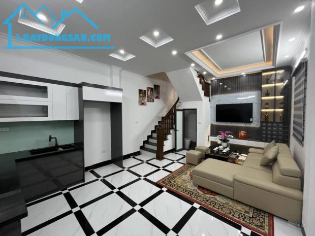 🏡 Ngọc Thụy, Long Biên, 35m2 x 4 tầng, Dân xây, Ô tô, Gần hồ, 6 tỷ 15