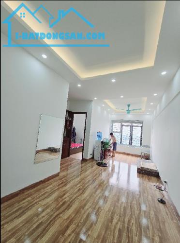 Chính chủ nhờ bán để đi định cư Nước Ngoài căn 70m2 , 3,1tỷ mặt phố Hoàng Công - Kiến Hưng