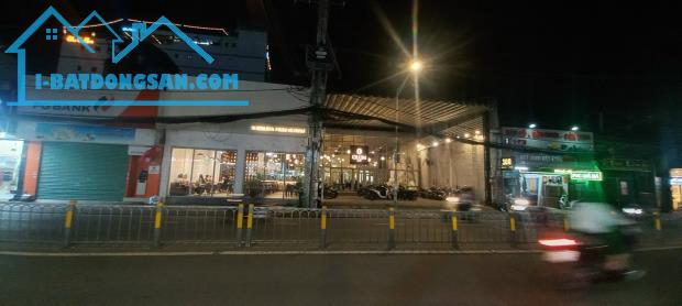 Bán nhà mặt tiền Nguyễn Thị Thập Quận 7 Diện tích 16.8m x 88m vuông vức CN 1.443m2 thổ cư