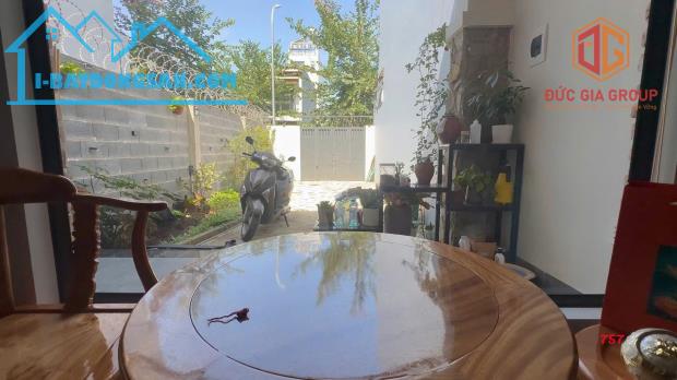 Giá 3,8 tỷ. Bán minihouse KDC Bửu Long gd3 Biên Hoà. Đường F6. 4,2x19m. SHR - 2