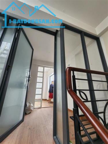 CHDV mặt tiền Nguyên Hồng P.1 GV, 6 tầng 68m2 , dòng tiền 35tr/th - 2