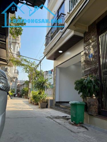 Nhà đẹp ngõ thông, sát khu Hinode, diện tích 36.3m2, lô góc siêu thoáng, ô tô đỗ cửa.