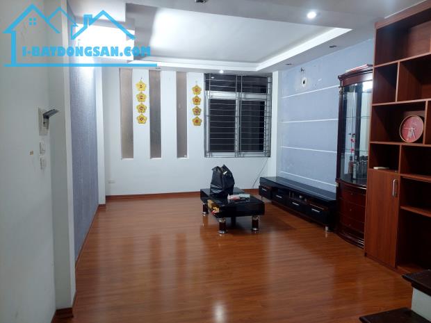 Siêu Hiếm! Bán nhà Chùa Bộc 50m x 5T MT 4.5m gần ô tô, gần Vincom Phạm Ngọc Thạch 8tỷ - 2
