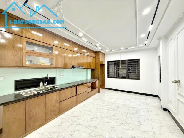 NHÀ MỚI HOÀNG QUỐC VIỆT 6 TẦNG LÔ GÓC-THANG MÁY-FULL NỘI THẤT 7.95 TỶ - 1