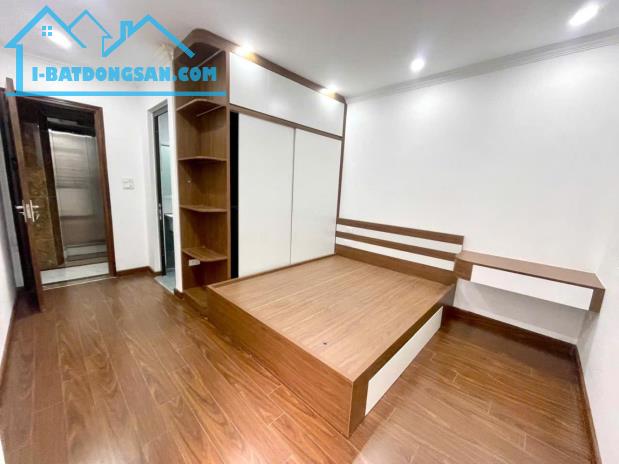 NHÀ MỚI HOÀNG QUỐC VIỆT 6 TẦNG LÔ GÓC-THANG MÁY-FULL NỘI THẤT 7.95 TỶ - 2