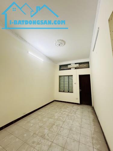 Bán nhà Nguyễn Tuân, Thanh Xuân, 4 tầng dân xây, ngõ rộng, ô tô dừng đỗ cạnh nhà - 2