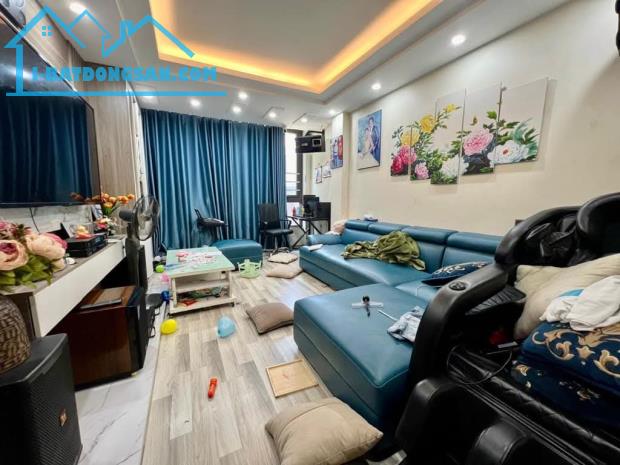 BÁN NHÀ 6 TẦNG THANG MÁY - VŨ TÔNG PHAN– PHÂN LÔ VIP – Ô TÔ VÀO NHÀ – NỘI THẤT ĐẲNG CẤP - - 1
