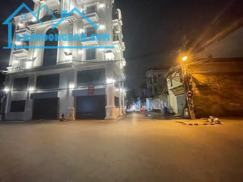 🏡 Huỳnh Thúc Kháng_Đống Đa_Phân Lô_Ngõ ÔTô_DT 41M x 5 Tầng_Giá 6,95 Tỷ