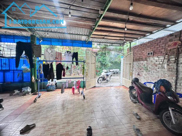 CẦN BÁN GẤP GIẢM 1 TỶ CHO CĂN NHÀ CẤP 4 NGAY TRUNG TÂM - 3