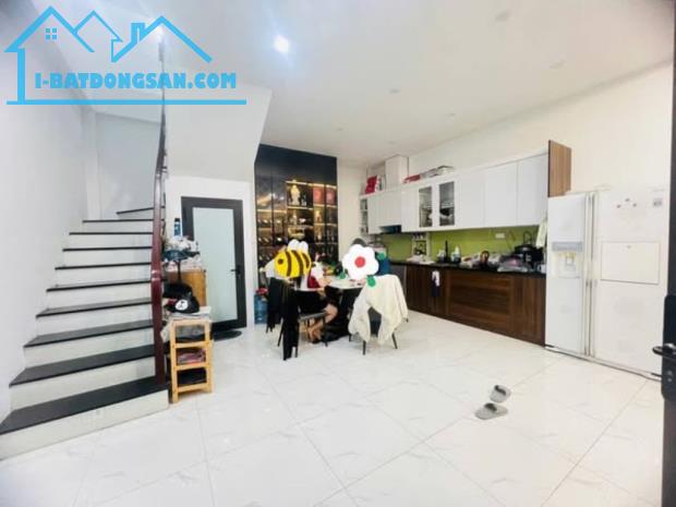 🏡 Nhà đẹp Ngọc Lâm, Long Biên, 48m2 x 4 tầng, Dân xây, Ô tô, Ở ngay, 9 tỷ 8 - 8