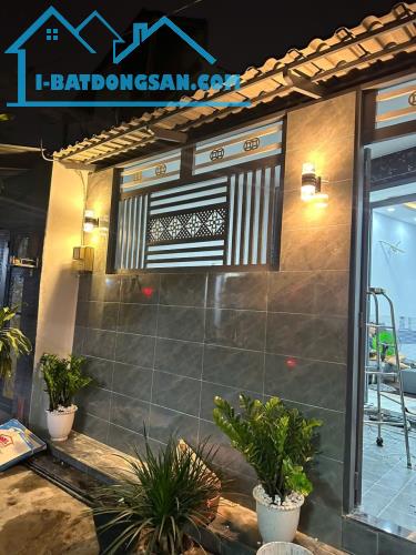 Cần bán gấp nhà mới, hẻm xe hơi thông,  70m2,ngang 6m Bình Tân giáp q6, vị trí đẹp, 3.x tỷ