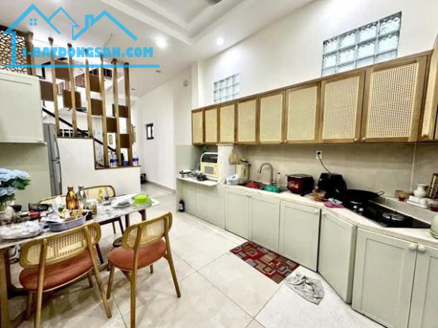 Giá mềm nhất quận Phú nhuận: 11.9 tỷ - HUỲNH VĂN BÁNH - DT: 76.8M - 4M X 19.2M - 4 TẦNG - - 1