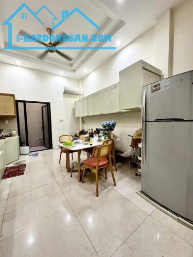 Giá mềm nhất quận Phú nhuận: 11.9 tỷ - HUỲNH VĂN BÁNH - DT: 76.8M - 4M X 19.2M - 4 TẦNG - - 4