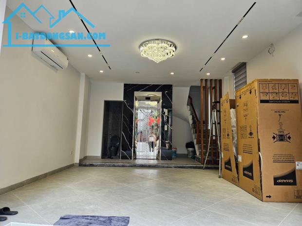 Hiếm. Bán nhà Vip Ngọc Lâm Long Biên 39m2 6 tầng mặt tiền 5m chỉ 14 tỷ lô góc, gần phố - 5