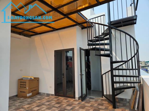 Hiếm. Bán nhà Vip Ngọc Lâm Long Biên 39m2 6 tầng mặt tiền 5m chỉ 14 tỷ lô góc, gần phố - 1