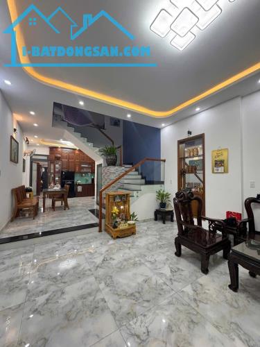 NHÀ ĐẸP MẶT PHỐ SÁT SÔNG, GẦN BIỂN, VIEW CÔNG VIÊN CẦU ĐI BỘ CỰC ĐẸP, GẤP BÁN GIÁ CỰC RẺ - 3