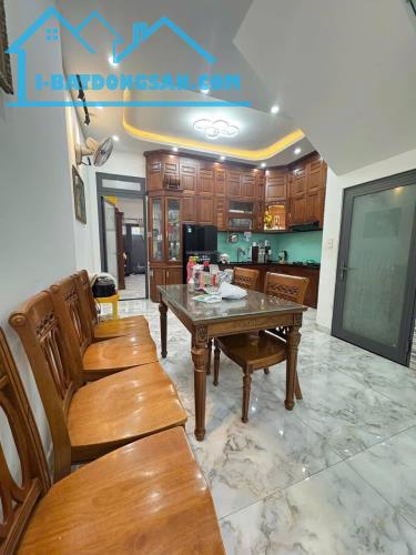 NHÀ ĐẸP MẶT PHỐ SÁT SÔNG, GẦN BIỂN, VIEW CÔNG VIÊN CẦU ĐI BỘ CỰC ĐẸP, GẤP BÁN GIÁ CỰC RẺ - 2