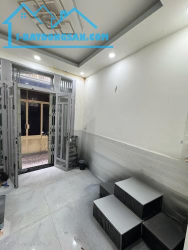 Bán nhà quận 8 Dương Bá Trạc cách mặt tiền 50m - 2
