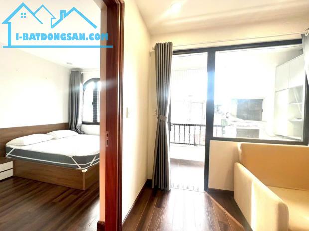 Tòa CCMN gần ga Láng 175m2x9T thang máy MT8.5m lô góc ô tô kinh doanh 32P dòng tiền 3 tỷ