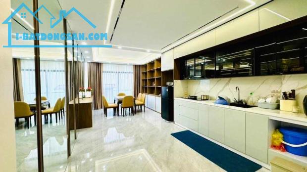 HOA HẬU PHỐ LÂM HẠ - LONG BIÊN - 7T THANG MÁY - GARA ÔTÔ 7 CHỖ - FULL NỘI THẤT CAO CẤP - 2