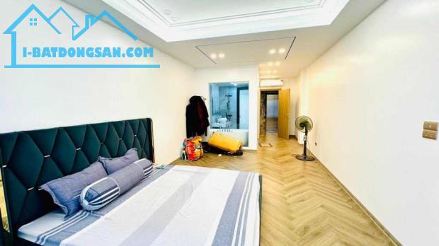 HOA HẬU PHỐ LÂM HẠ - LONG BIÊN - 7T THANG MÁY - GARA ÔTÔ 7 CHỖ - FULL NỘI THẤT CAO CẤP